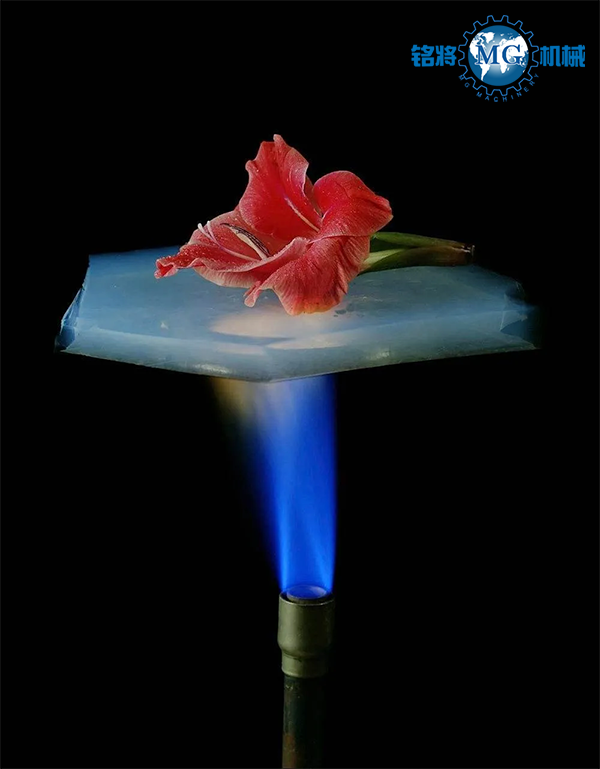 �{�ך����z