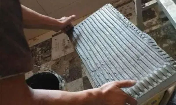 40�꽛(j��ng)�(y��n)���߹������������v��ɴu�z���ʲô��Ҫ��ā?zh��n)ӷۣ? /> 
</p>
����<strong>䁵شu�r(sh��)��(qi��ng)��ճ�Y(ji��)���ܼ���ā?zh��n)ӷۻ��ʹ�Æ�?/strong><br />
�����@��(g��)��(w��n)�}����(w��n)�����҂�����Ҫ䁵شu�ĕr(sh��)����ʹ�õ��Ǐ�(qi��ng)��ճ�Y(ji��)����Ҳ�����҂����f(shu��)�Ĵɴu����ճ�Y(ji��)�����ɴu�z����ô��ʹ�ôɴu�z�ĕr(sh��)�������������ā?zh��n)ӷۆ����o���Ă�(g��)���^�c(di��n)���Ǵɴu�z���ǽ^��(du��)��ֹ����ā?zh��n)ӷ۵�����ʲô�ɴu�z���܉����ā?zh��n)ӷ��أ���(g��)�˽o����ԭ�����������c(di��n)��<br />
�����٣���(d��o)������N�ĵشu���F(xi��n)�չ��Լ��Ʉ�(d��ng)����(d��o)��ʹ�ôɴu�z����ā?zh��n)ӷ��Ժ���N�Ĵɴu���F(xi��n)�չĺ��Ʉ�(d��ng)���������ԭ����Ǵɴu�zʧЧ��Ҳ�����f(shu��)�҂��Ĵɴu�z����(l��i)��(y��ng)ԓ�к܏�(qi��ng)��ճ�Y(ji��)�������Ǽ�����ā?zh��n)ӷ��Ժ�?d��o)��ճ�Y(ji��)���½���������ȫʧЧ�������f(shu��)�ڴɴu�z���ǽ^��(du��)���܉����ā?zh��n)ӷ۵ġ?br />
�����ڣ��ɴu�z�a(ch��n)Ʒ��Ҫ��Q�����ǲ��܉������м���ā?zh��n)ӷ۵����?du��)�ڴɴu�z������һ�N���õď�(qi��ng)���Ĵɴuճ�Y(ji��)��������?y��n)�ɴu�z��ʹ��ˮ�����z��߀��������һЩ�w�S������ԭ������Ȼ����һ���ı�����������������ɵġ���ʹ�õĕr(sh��)��һ���Ǽ���һ������ˮ��Ȼ�󔇰�����@�ӿ��Ա��C�@�N���������İl(f��)�]һЩ������������҂�������ā?zh��n)ӷ����͕?hu��)��׃������������l(f��)�������Ļ��W(xu��)����(y��ng)����(d��o)���҂��ɴu�zʧȥ�䑪(y��ng)�е�Ч����<br />
�����ۣ�ā?zh��n)ӷ۱������������Q��������(du��)�ڳ��õ�ā?zh��n)ӷۣ���Ҷ�֪������ʹ��һ�������z��Ȼ����ʯ������ԭ���ϔ������������ɵ�����ʹ�õĕr(sh��)����Ǽ���һ������ˮ?d��ng)����Ժ�?l��i)�M(j��n)��ͿĨ�������҂��҃�(n��i)�����������ε�ā?zh��n)�������ʹ��ā�(zh��n)ӷ��������ɵġ������@�N���Ϗ�(qi��ng)�Ⱥܵ�����ˮ�Ժ��ʧЧ��������ā?zh��n)ӷۼ���ɴu�z�Ժ���ͬ��Ҳ��(hu��)��(d��o)���@�N���ϵ�ʧЧ�������f(shu��)��ā?zh��n)ӷ��ǲ��m���c�e�Ĳ��ϻ��ʹ�õġ�<br />
�����ܣ�߀��(hu��)�����҂��ɴu�p϶���F(xi��n)���A����r�����^�ɴu�p϶�ķ��A�����Ǵɴu��N����Ժ�����ҕ�(hu��)�l(f��)�F(xi��n)������ɴu�Ŀp϶����B͸һ�N��ɫ�ĽY(ji��)�����ĩ������|(zh��)���@�N���|(zh��)�����҂�������ā?zh��n)ӷ۰l(f��)�����W(xu��)����(y��ng)��ͨ�^(gu��)�ɴu�Ŀp϶�Ϸ��ρ�(l��i)�������Լ�����ā?zh��n)ӷ����?du��)�҂��Ժ������l(w��i)�����Ї�(y��n)��Ӱ푵ġ�<br />
<p>
	����ʹ�ý��h����������҂�䁵شu�r(sh��)ʹ�ôɴu�z��Ҳ���Ǵɴuճ�Y(ji��)���������S����ļ���ā?zh��n)ӷۻ����Ǽ���ˮ�������?y��ng)ԓ���ծa(ch��n)Ʒ��Ҫ������ȥʹ��������䁵شu���^(gu��)���У��o(w��)Փ�҂���ʹ��ˮ��ɰ�{߀��ʹ�ôɴu�z���������S����ā?zh��n)ӷ�Ҳ������ā�(zh��n)ӷ۲����S���F(xi��n)�ڴɴuճ�N��������
</p>
<p style=